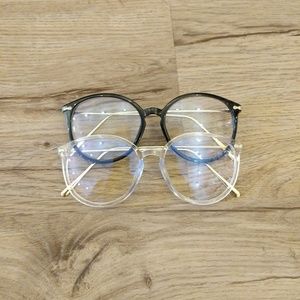 2 pairs of glasses